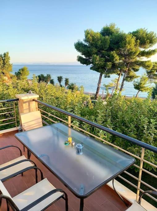 Karantou Villa Tiros Ngoại thất bức ảnh