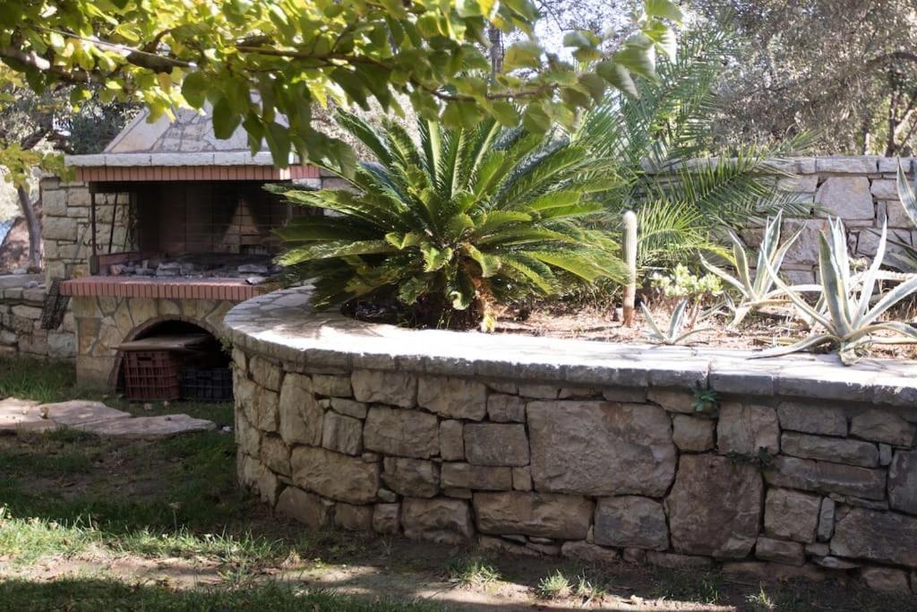 Karantou Villa Tiros Ngoại thất bức ảnh