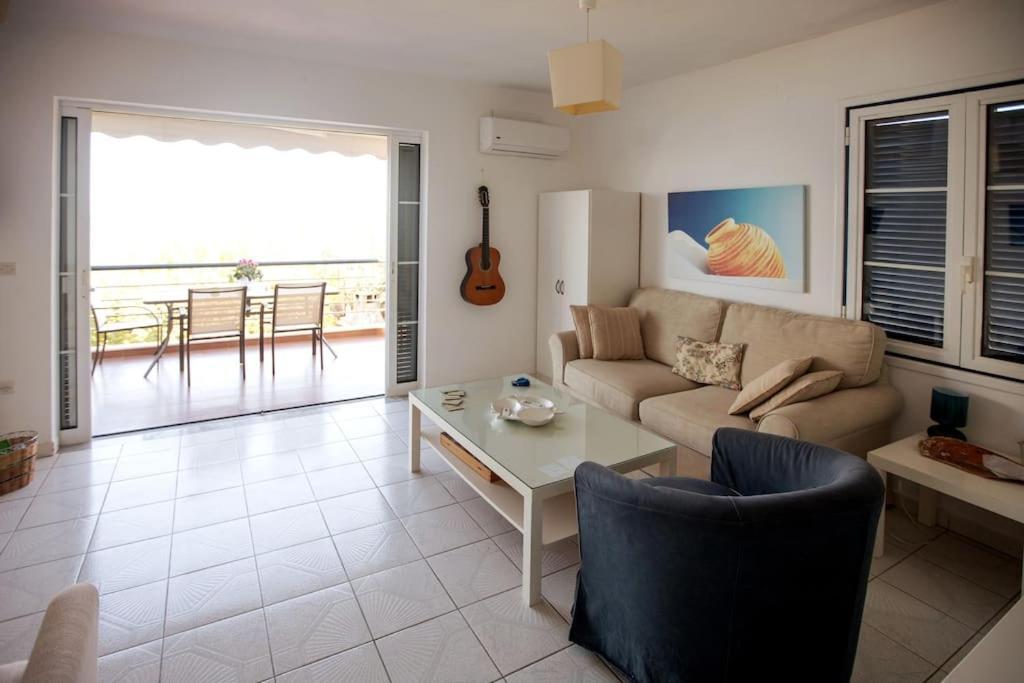 Karantou Villa Tiros Ngoại thất bức ảnh